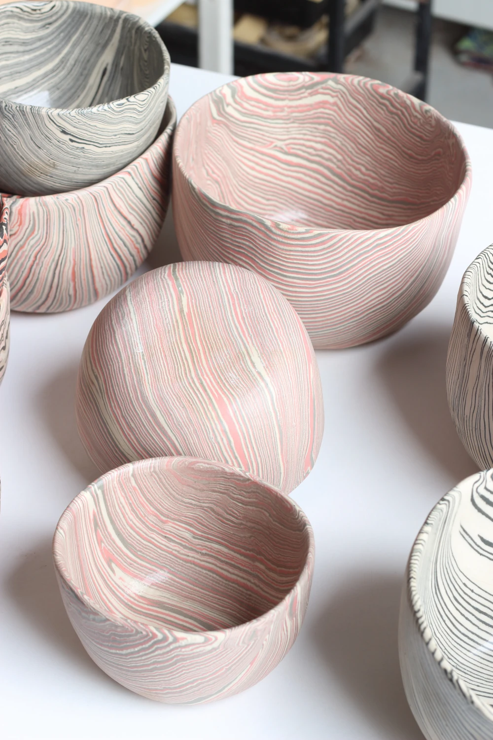 Small Nerikomi Bowl / Pink - Image 3